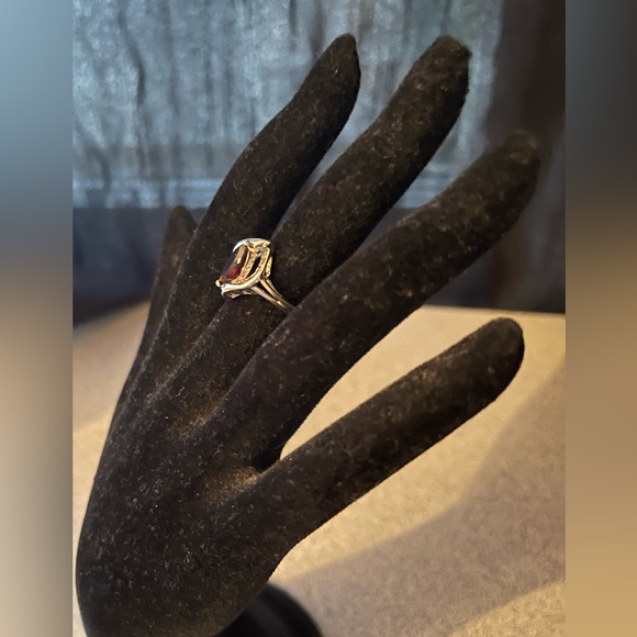 Avon Sterling Silver January Garnet Ring Size 5 - Picture 6 of 15